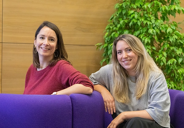 Morgane de Montlivault, Talent Acquisition Lead et ancienne participante au Proximus Graduate Program, ainsi que Melissa Nortier, Strategic Talent Acquisition Specialist